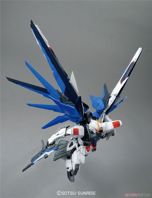 MG 1/100 ZGMF-10XA Freedom Gundam 2.0 Plastic Model Kit